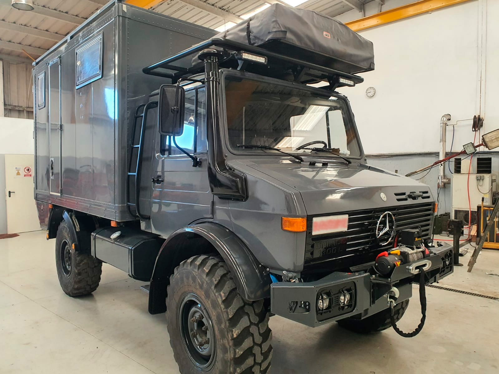 Reconstrucción de unimog militar a unimog camperizado